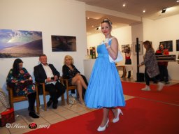 Fashion Show in der Contemplor Galerie Wien am 14. 03. 2024